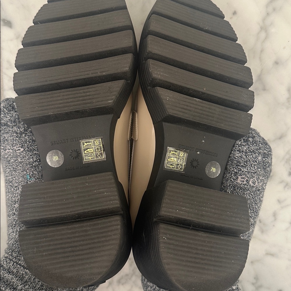 Stuart Weitzman Soho Platform Loafer, Cream Patent, Size 7 - Picture 8 of 8